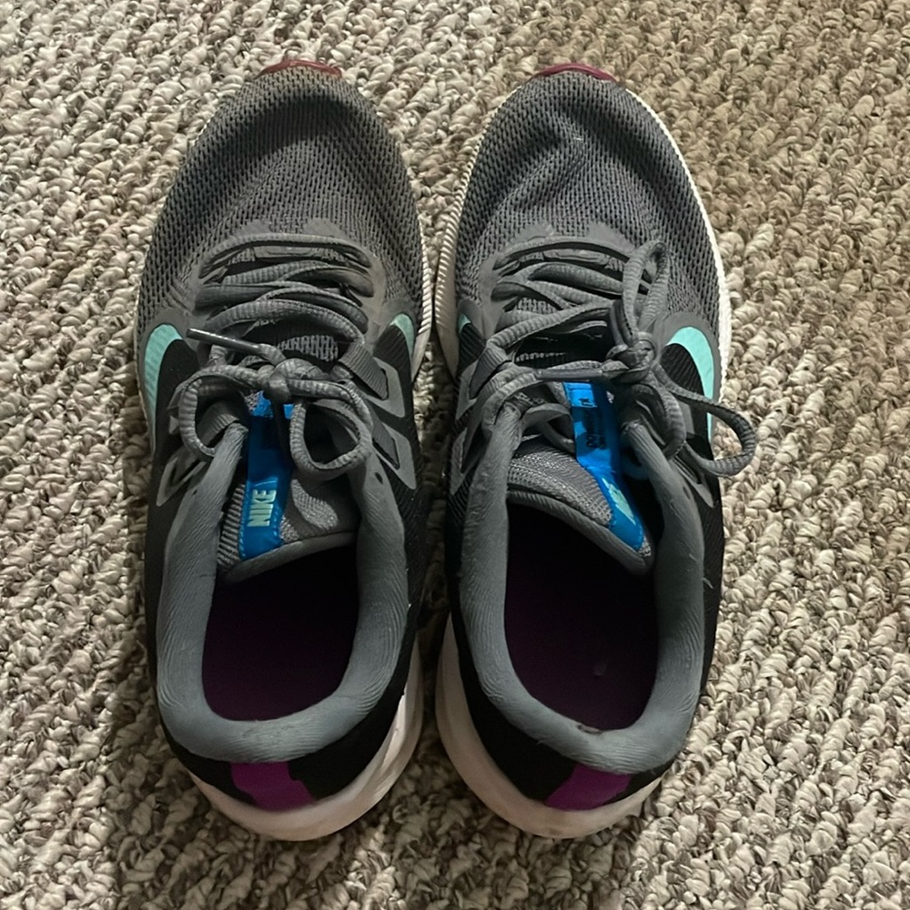 Nike Tennis Shoes